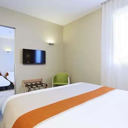 Готель Kyriad Prestige 3*