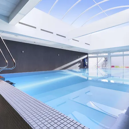 Kyriad Prestige 3* Сен-Мало