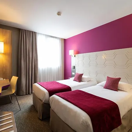 Готель Kyriad Prestige 3*